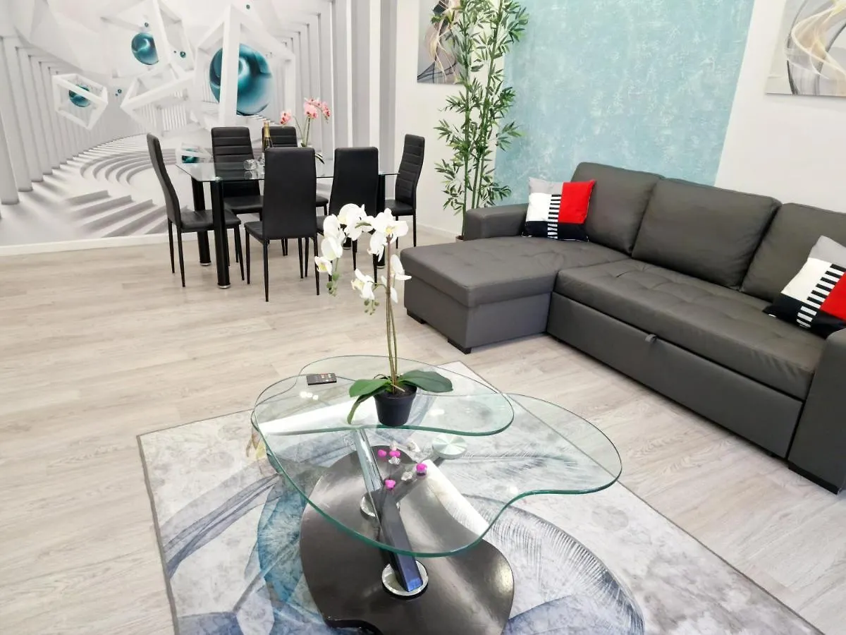 Daniel Beachfront, 2 Rooms Wifi Free Playa de las Americas  Dom wakacyjny Playa de las Americas (Tenerife)