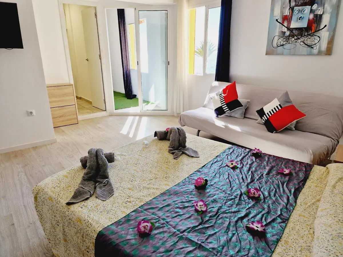 Dom wakacyjny Daniel Beachfront, 2 Rooms Wifi Free Playa de las Americas  Hiszpania