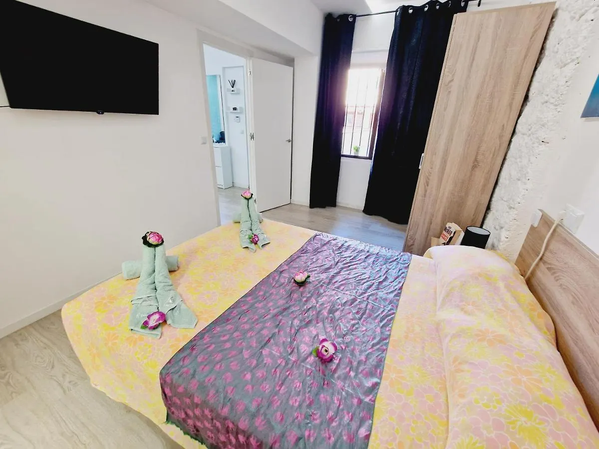 Daniel Beachfront, 2 Rooms Wifi Free Playa de las Americas  Hiszpania