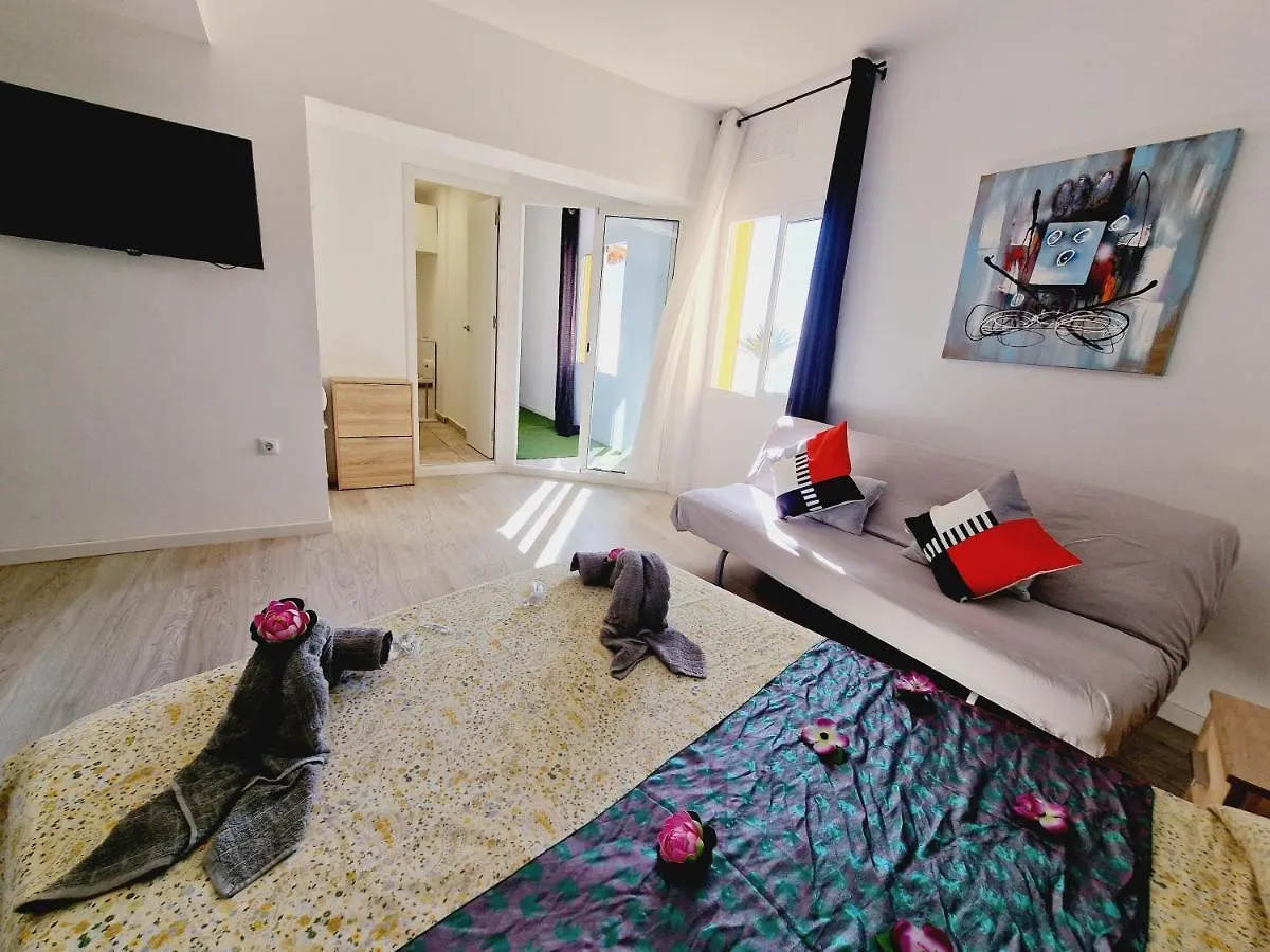 Dom wakacyjny Daniel Beachfront, 2 Rooms Wifi Free Playa de las Americas